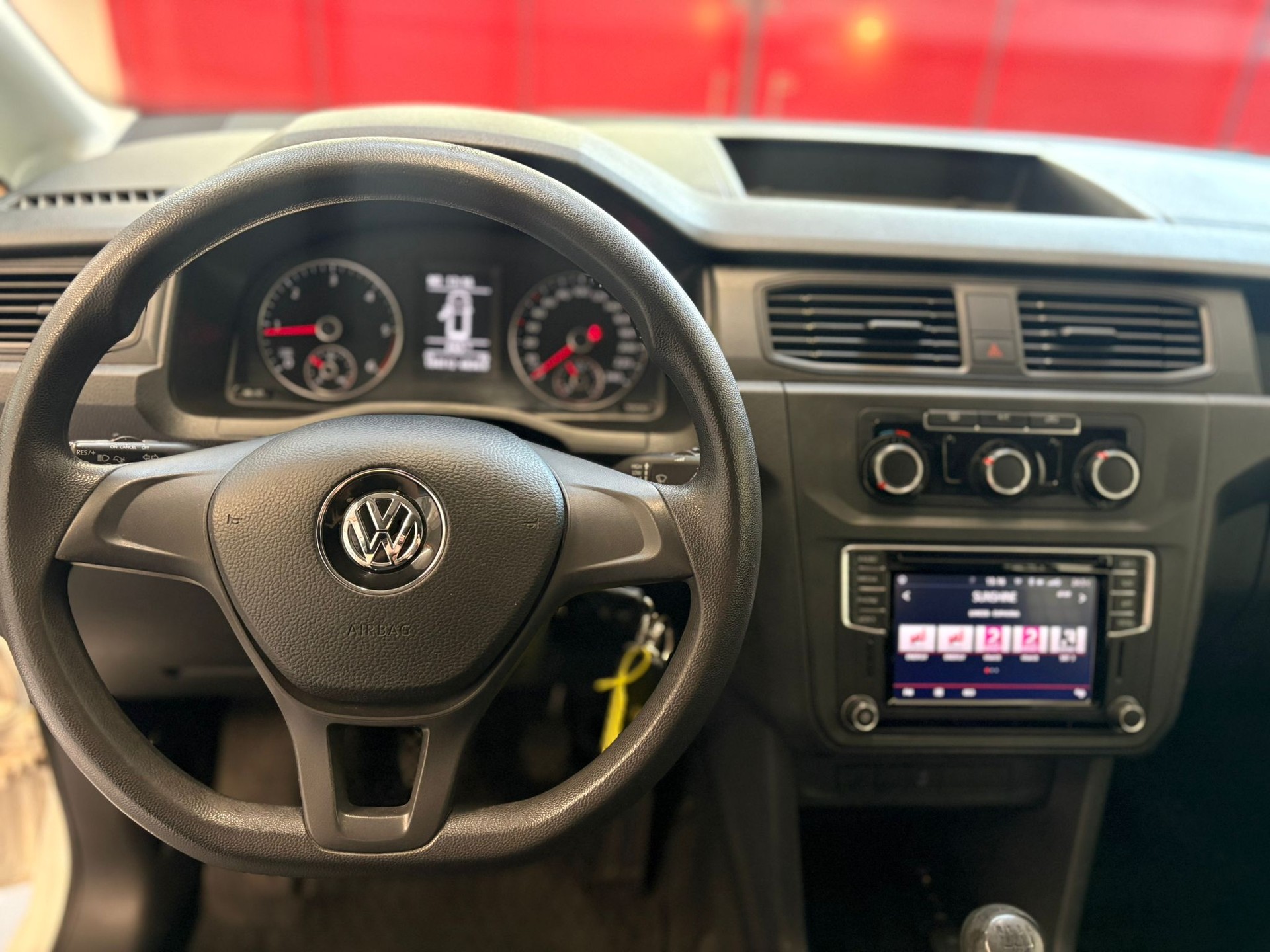VW Caddy 2.0TDI BlueMotion Technology-image-10