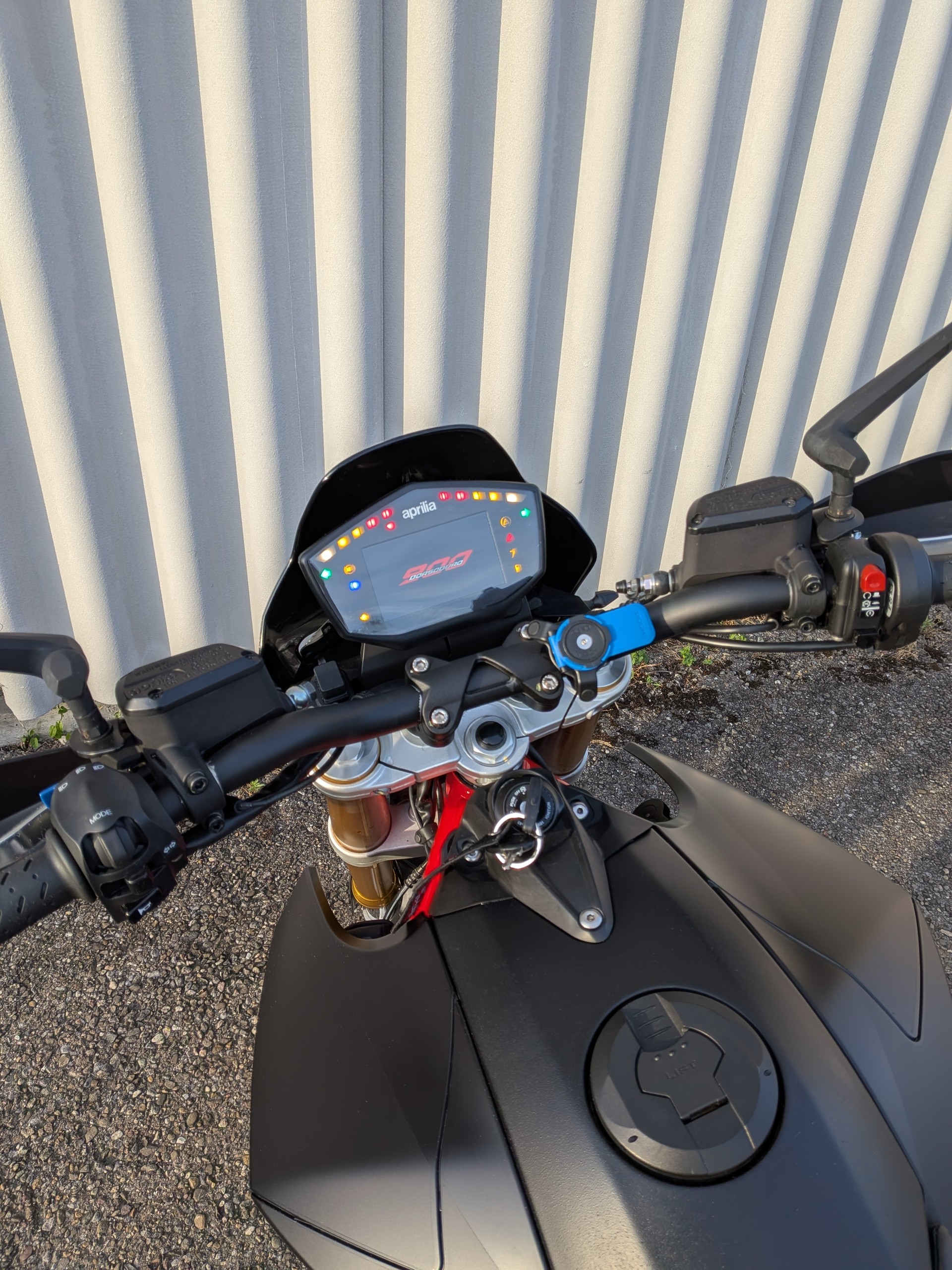 APRILIA Dorsoduro SMV 900 (2019)-image-4
