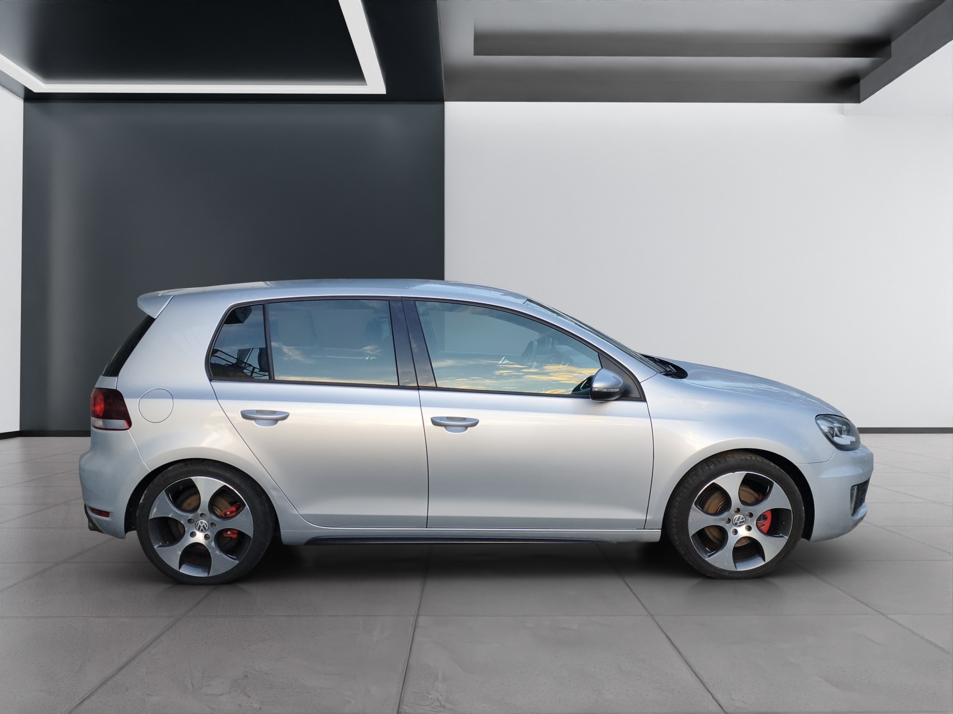 VW Golf 2.0 TSI GTI-image-1