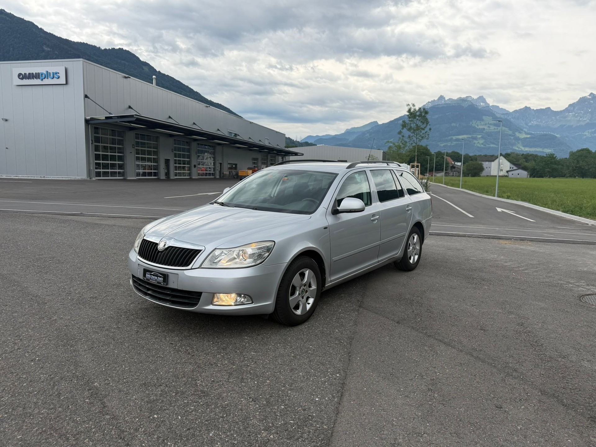 SKODA Octavia Combi 1.8 TSI Laurin & Klement 4x4-image-1