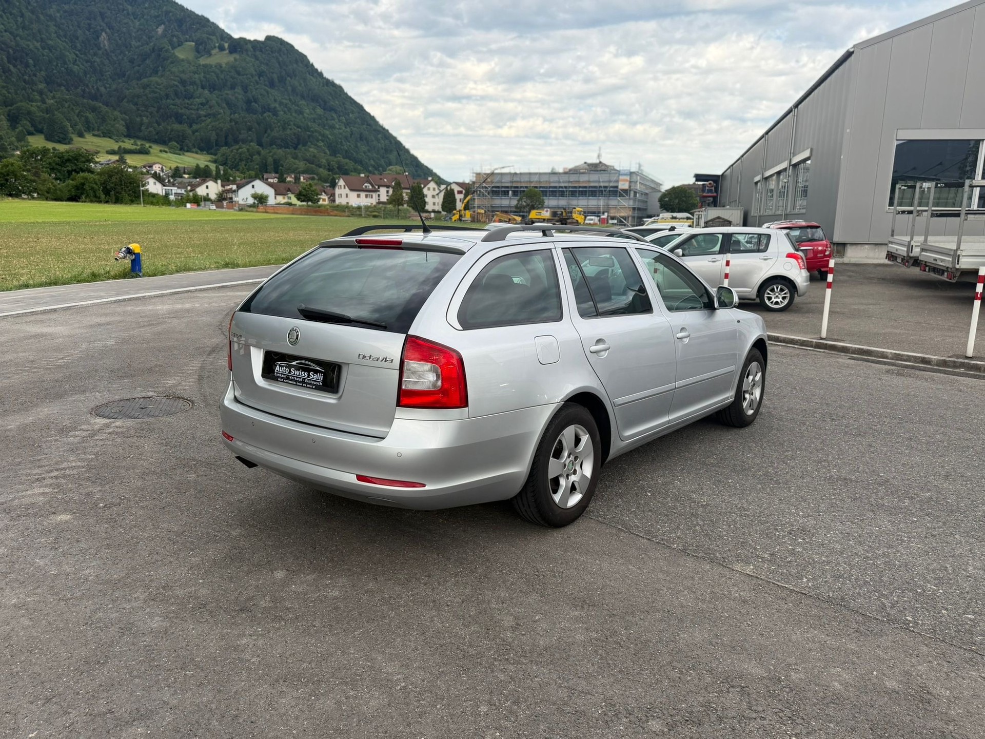 SKODA Octavia Combi 1.8 TSI Laurin & Klement 4x4-image-4