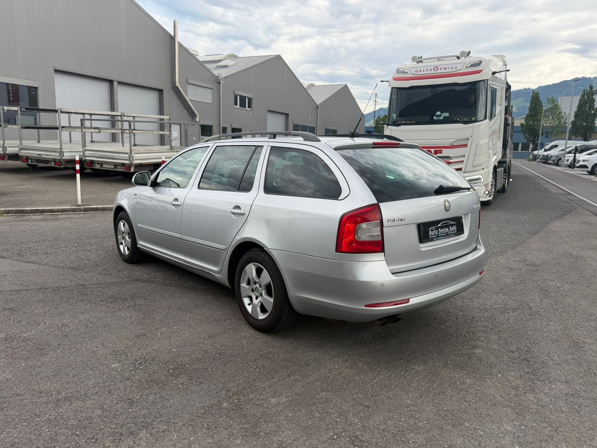 SKODA Octavia Combi 1.8 TSI Laurin & Klement 4x4-image-3