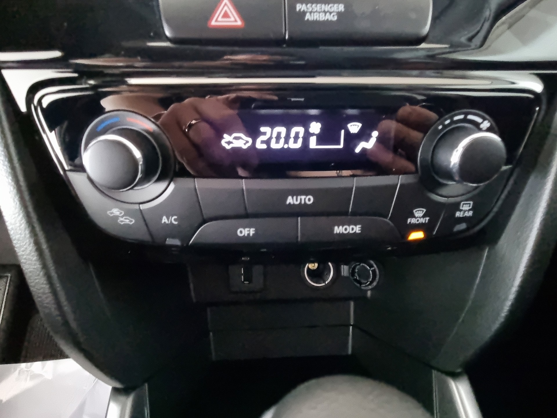 SUZUKI Vitara 1.4 Compact Top Hyb. 4x4 AT-image-14