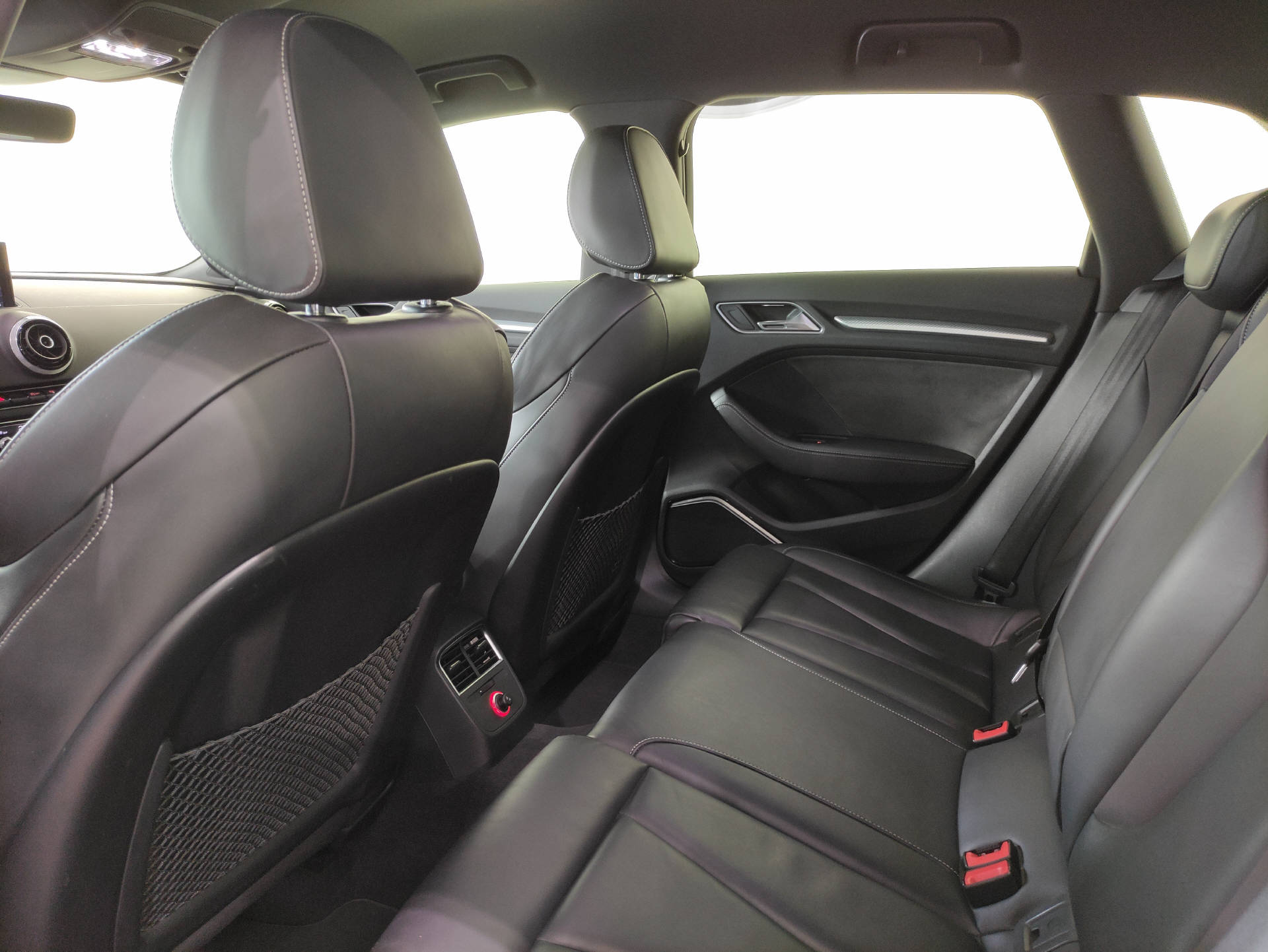 AUDI RS3 Sportback 2.5 TFSI quattro S-Tronic-image-11