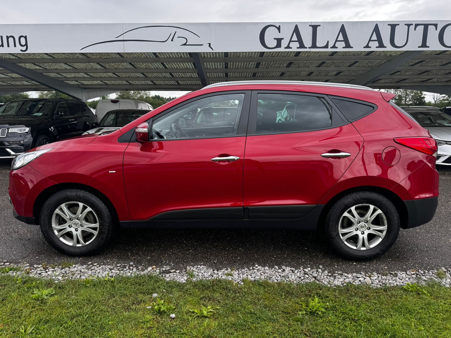 HYUNDAI iX 35 2.0 Style 4WD Automatic-image-7