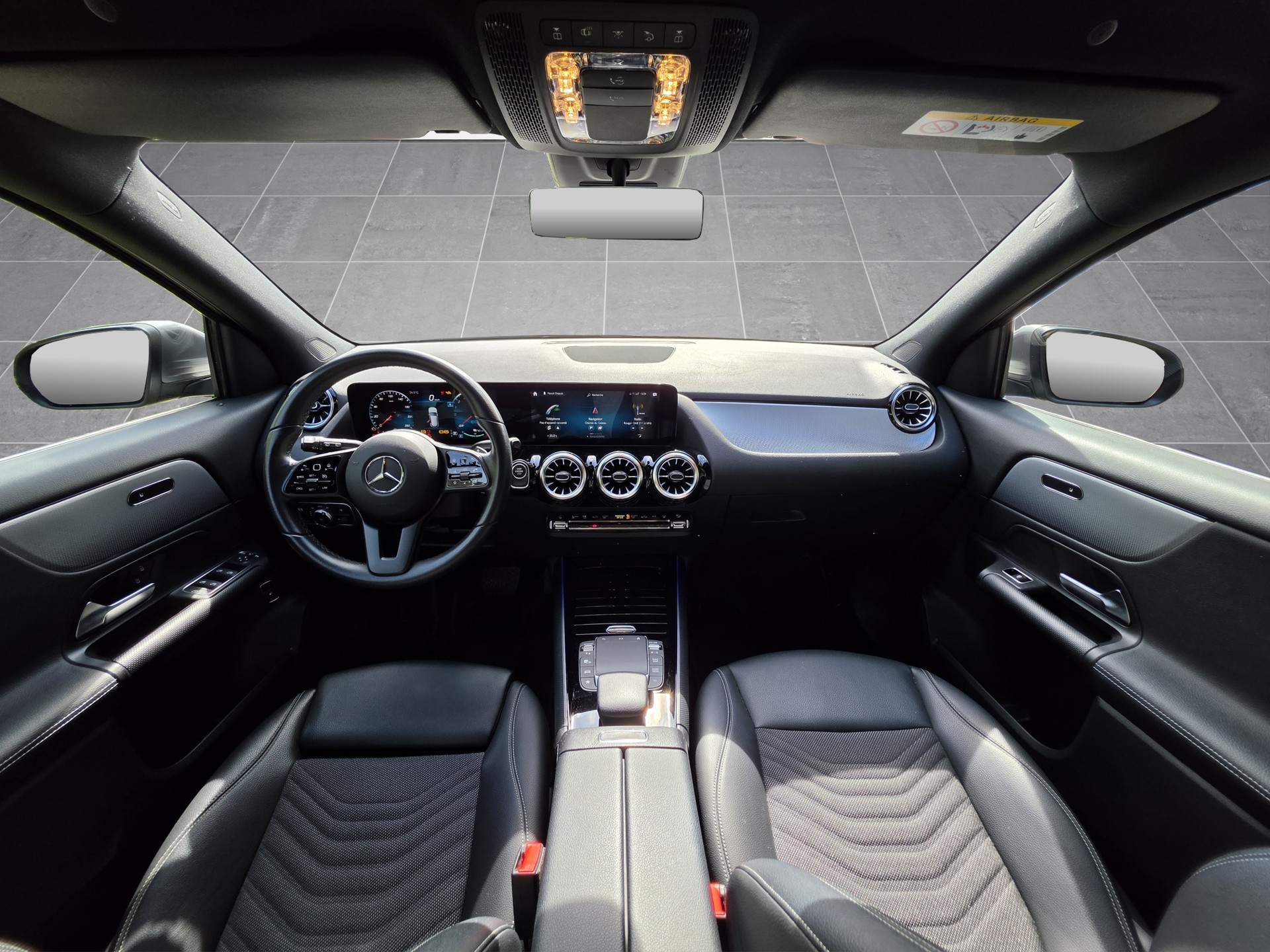 MERCEDES-BENZ GLA 250e Style 8G-DCT-image-2