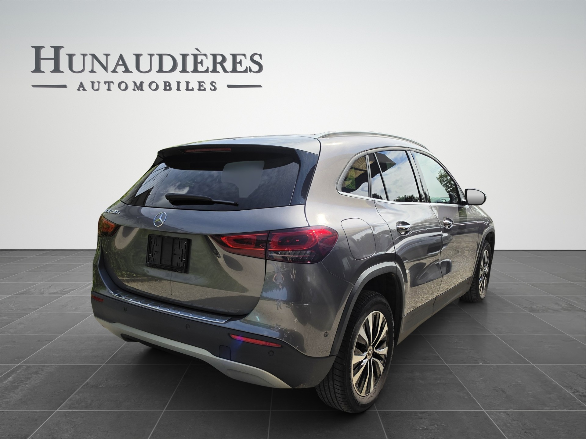 MERCEDES-BENZ GLA 250e Style 8G-DCT-image-1