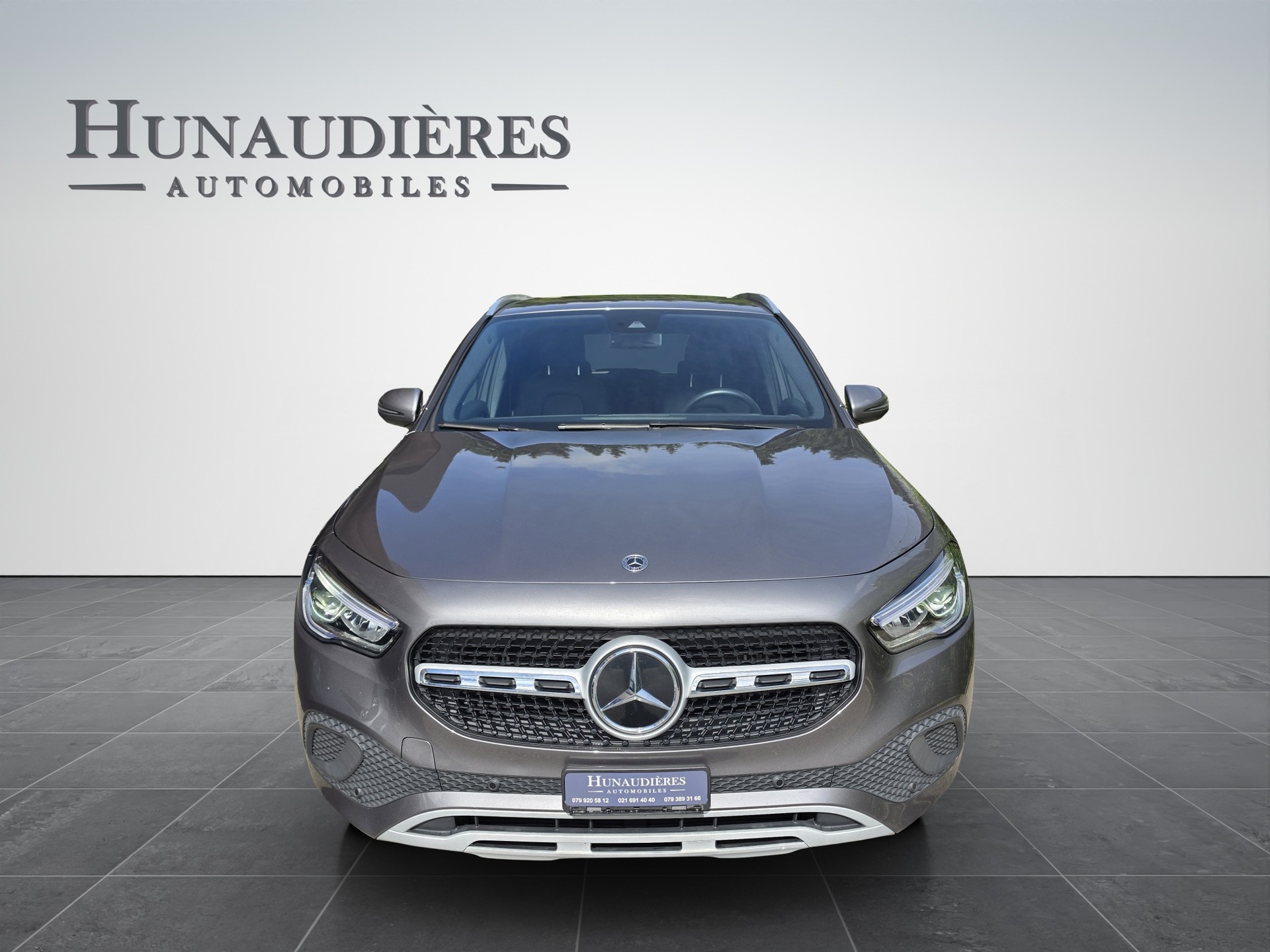 MERCEDES-BENZ GLA 250e Style 8G-DCT-image-12