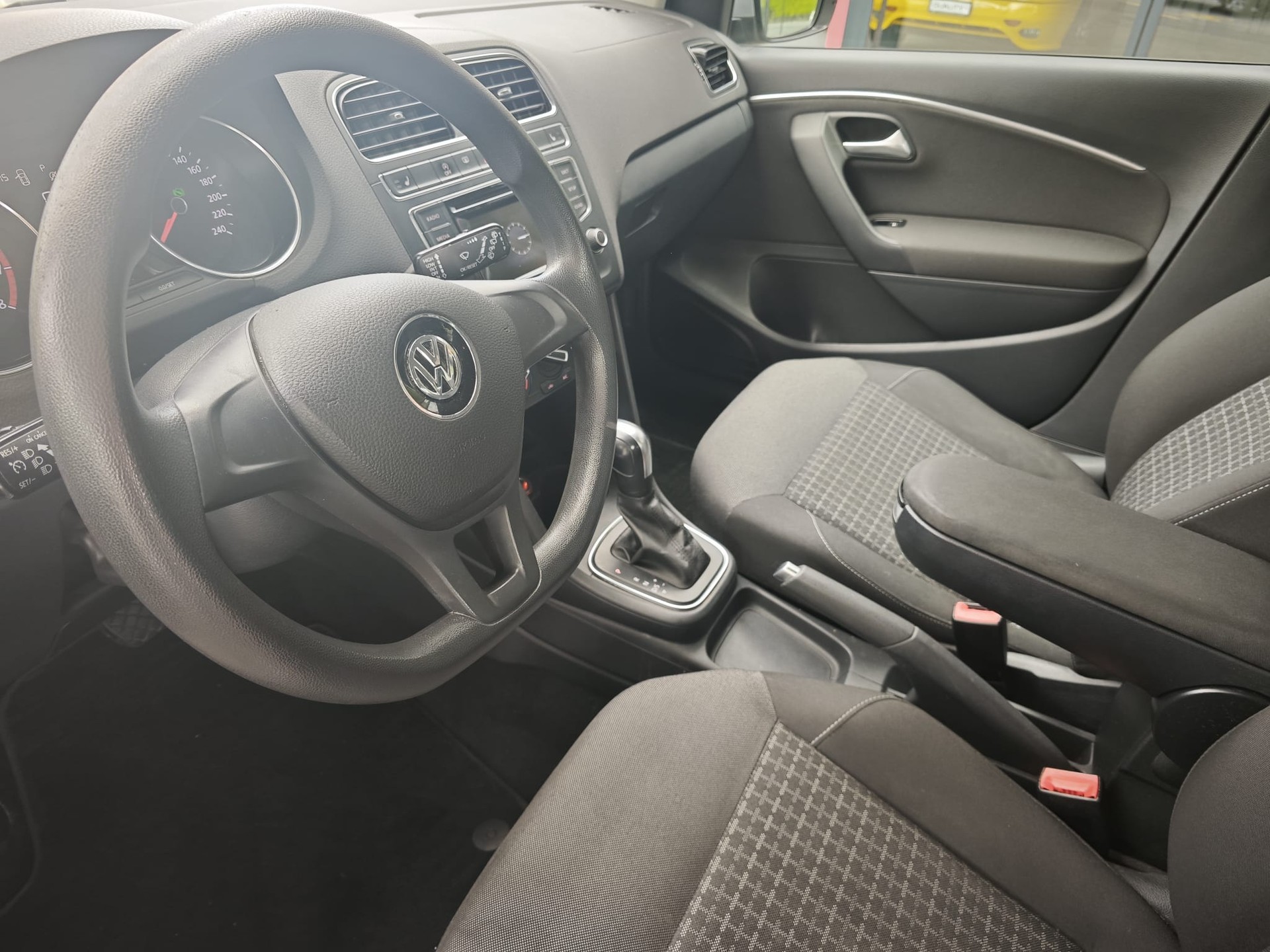 VW Polo 1.2 TSI BMT Lounge (DSG) AUTOMATIQUE-image-6