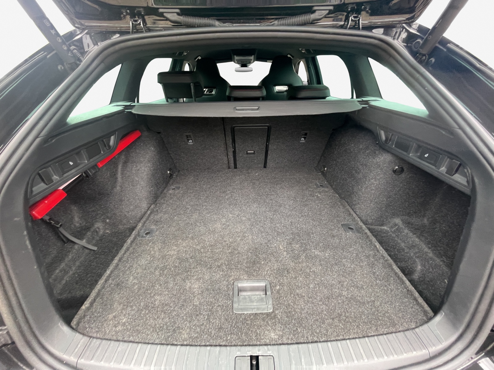 SKODA Octavia Combi 2.0 TSI DSG RS-image-12