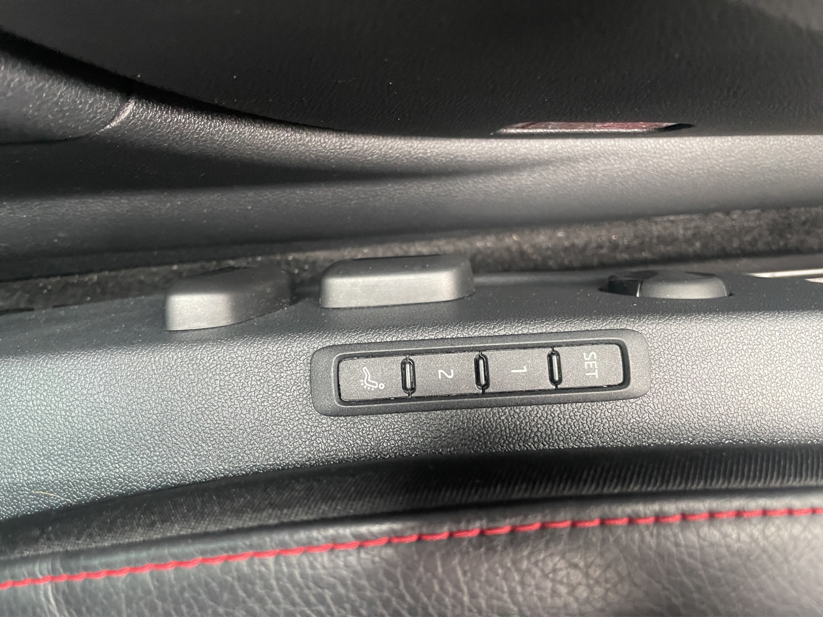 SKODA Octavia Combi 2.0 TSI DSG RS-image-14