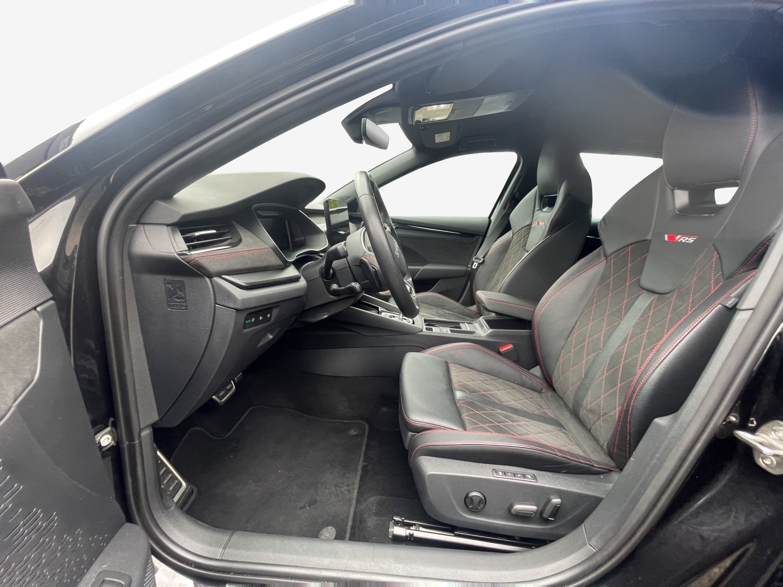 SKODA Octavia Combi 2.0 TSI DSG RS-image-7
