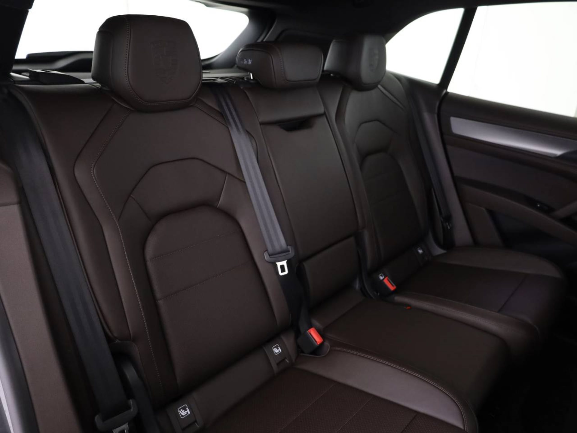 PORSCHE Cayenne S Electric-image-19