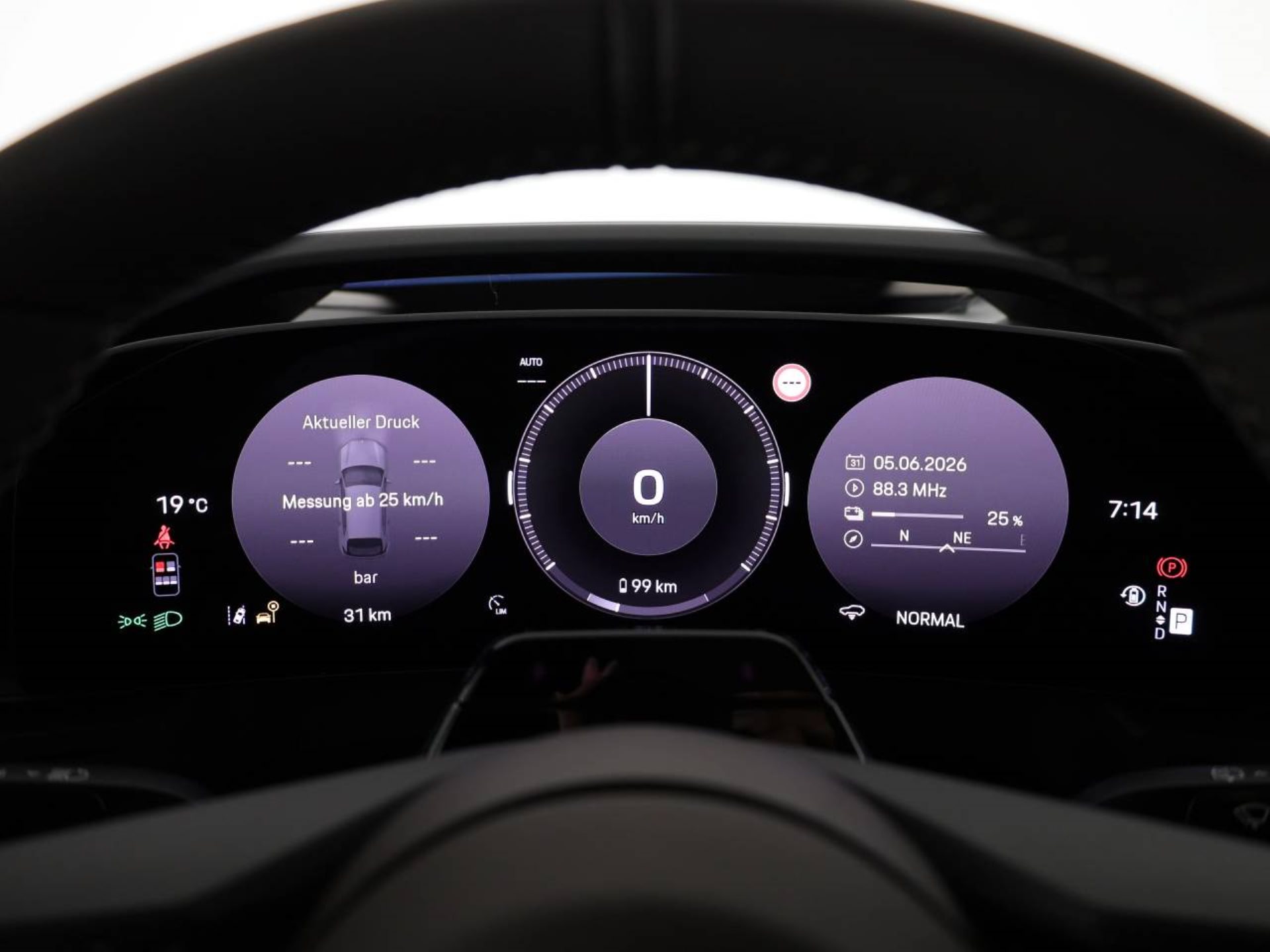 PORSCHE Cayenne S Electric-image-12