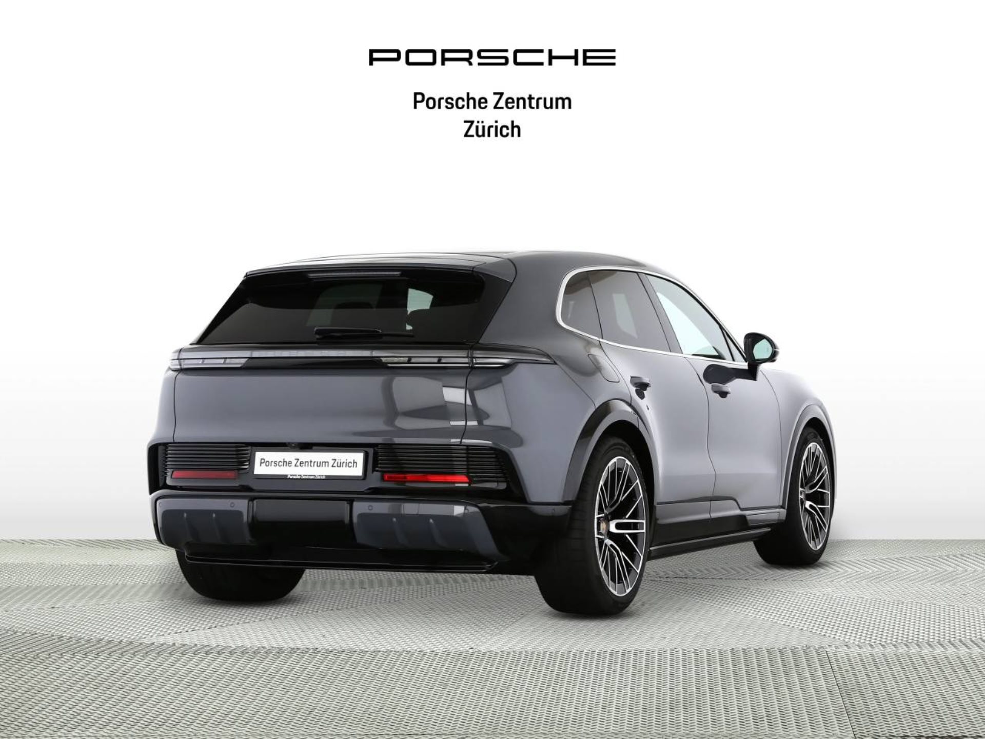 PORSCHE Cayenne S Electric-image-2