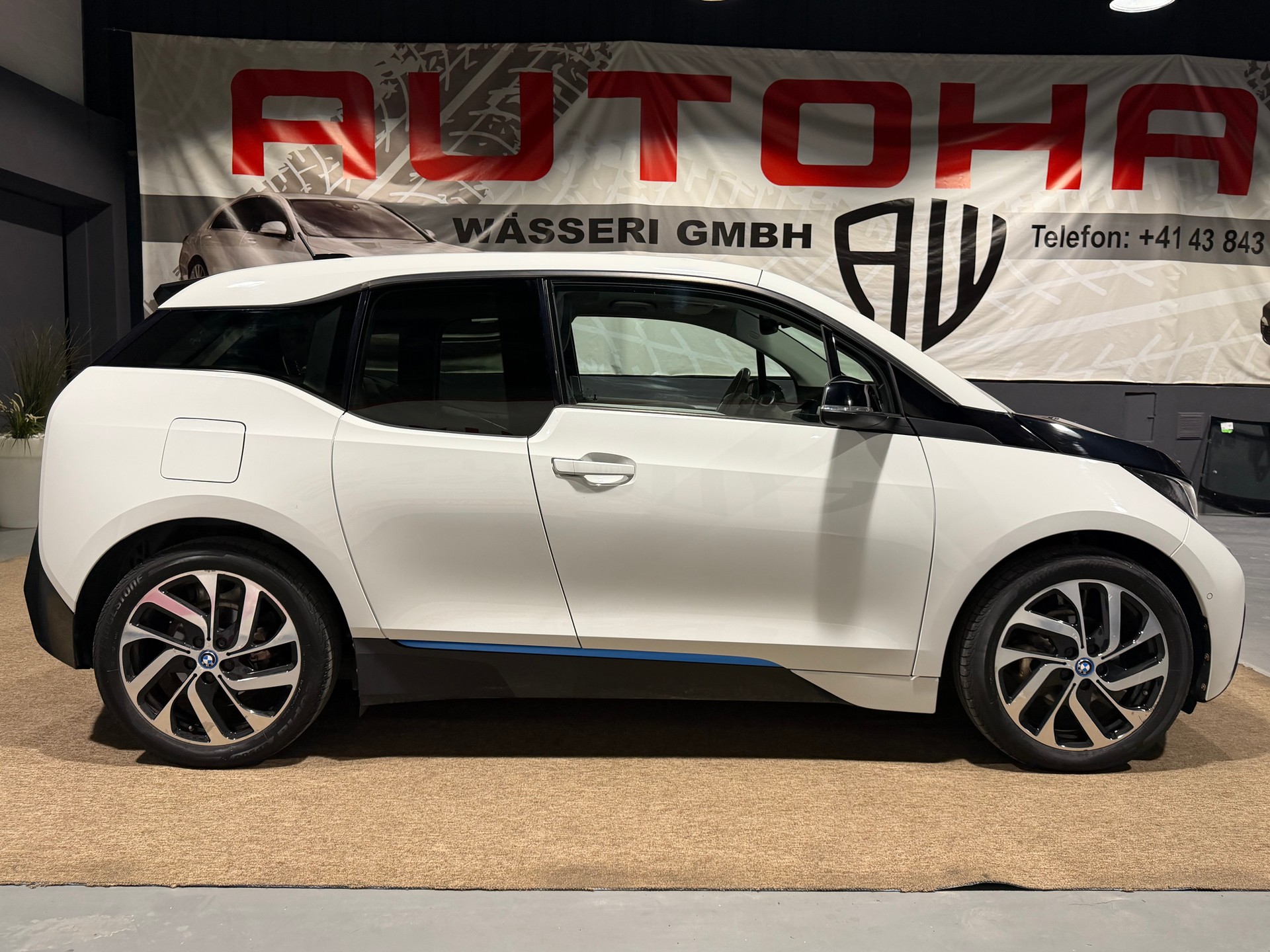 BMW i3 (60Ah)-image-1