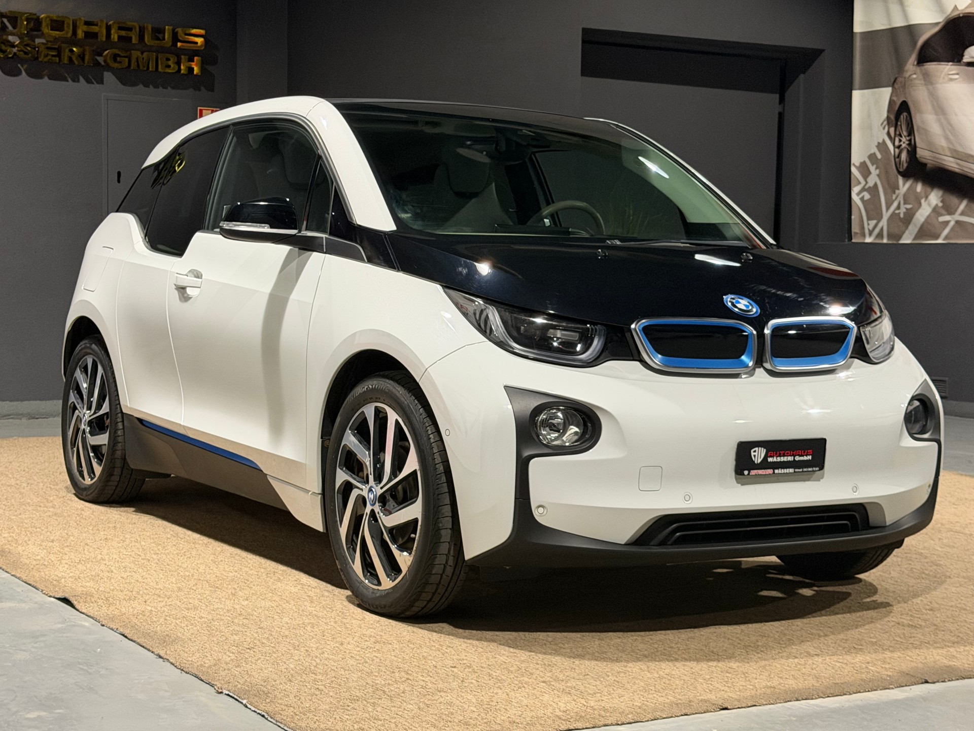 BMW i3 (60Ah)-image-0
