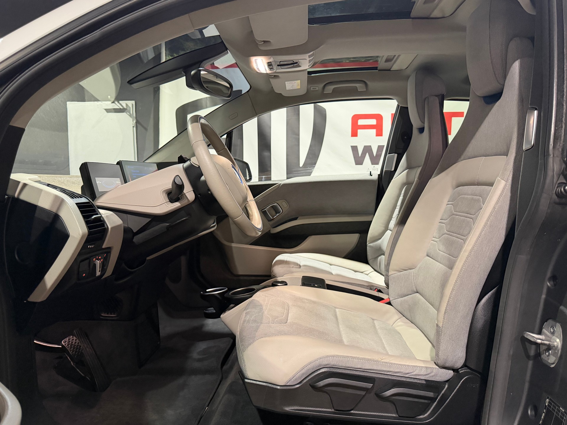 BMW i3 (60Ah)-image-11