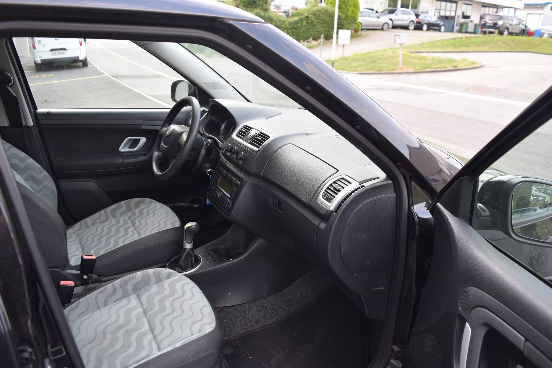 SKODA Fabia 1.2 Entry-image-10