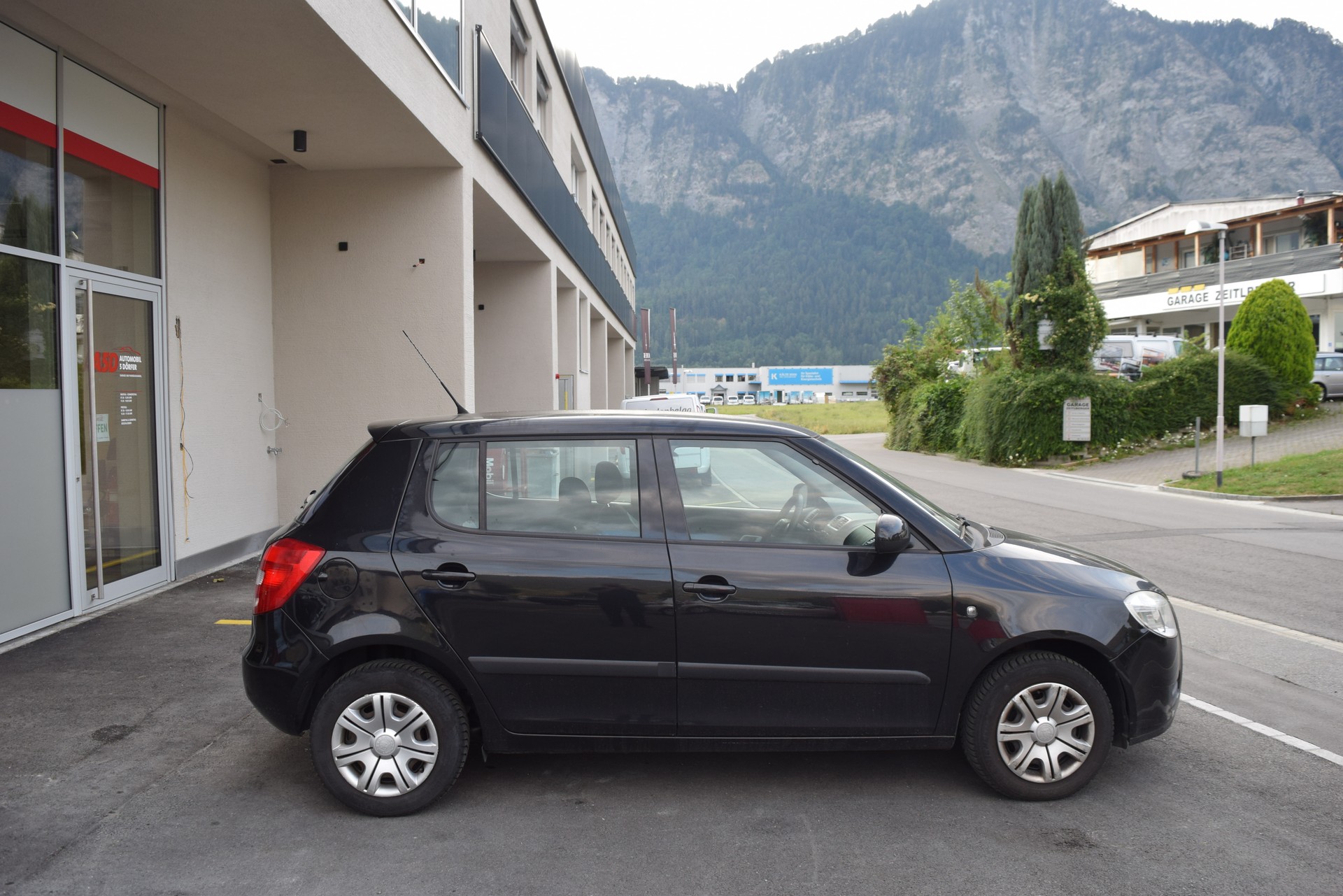 SKODA Fabia 1.2 Entry-image-8
