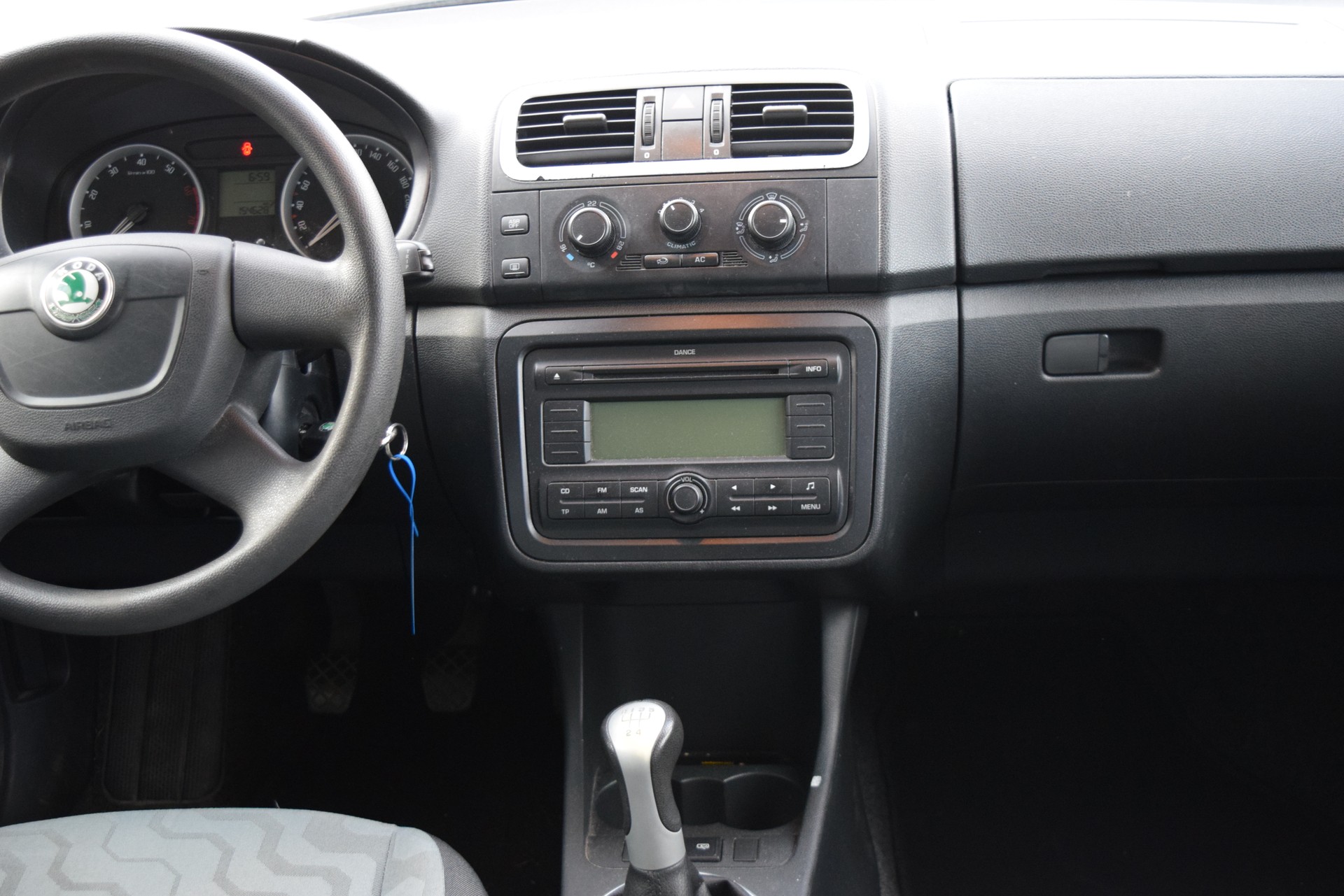 SKODA Fabia 1.2 Entry-image-13