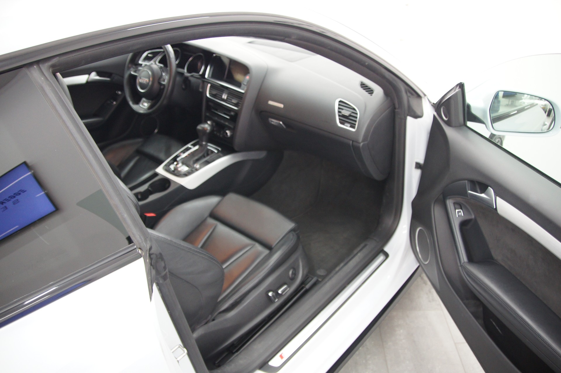 AUDI A5 Coupé 2.0 TDI quattro S-tronic-image-12