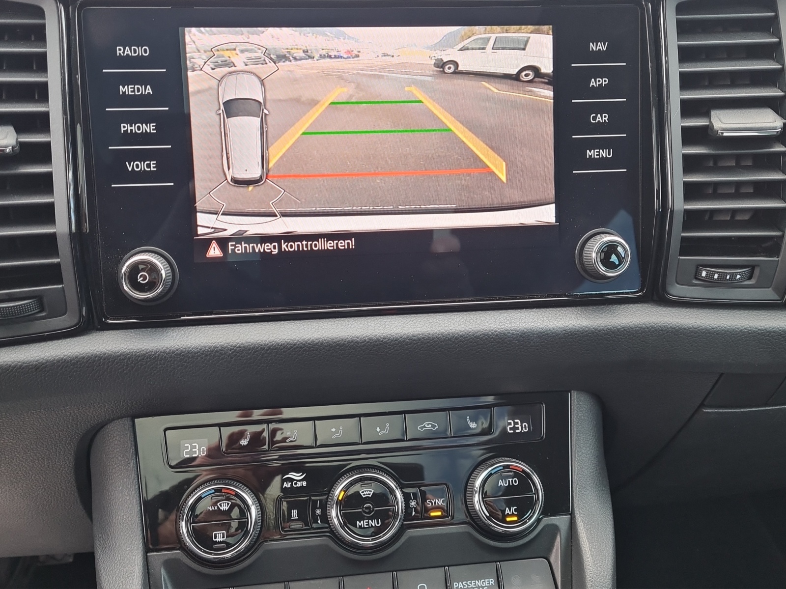 SKODA Kodiaq 2.0 TDI CR Clever 4x4 DSG-image-10