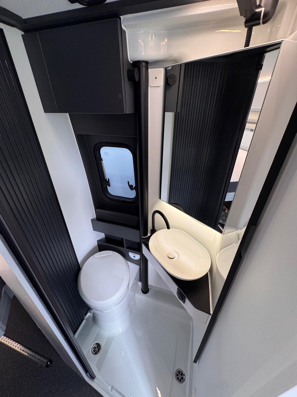 ADRIA TWIN SUPREME 640 SGX-image-12