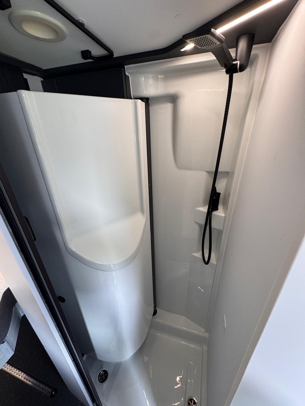 ADRIA TWIN SUPREME 640 SGX-image-13