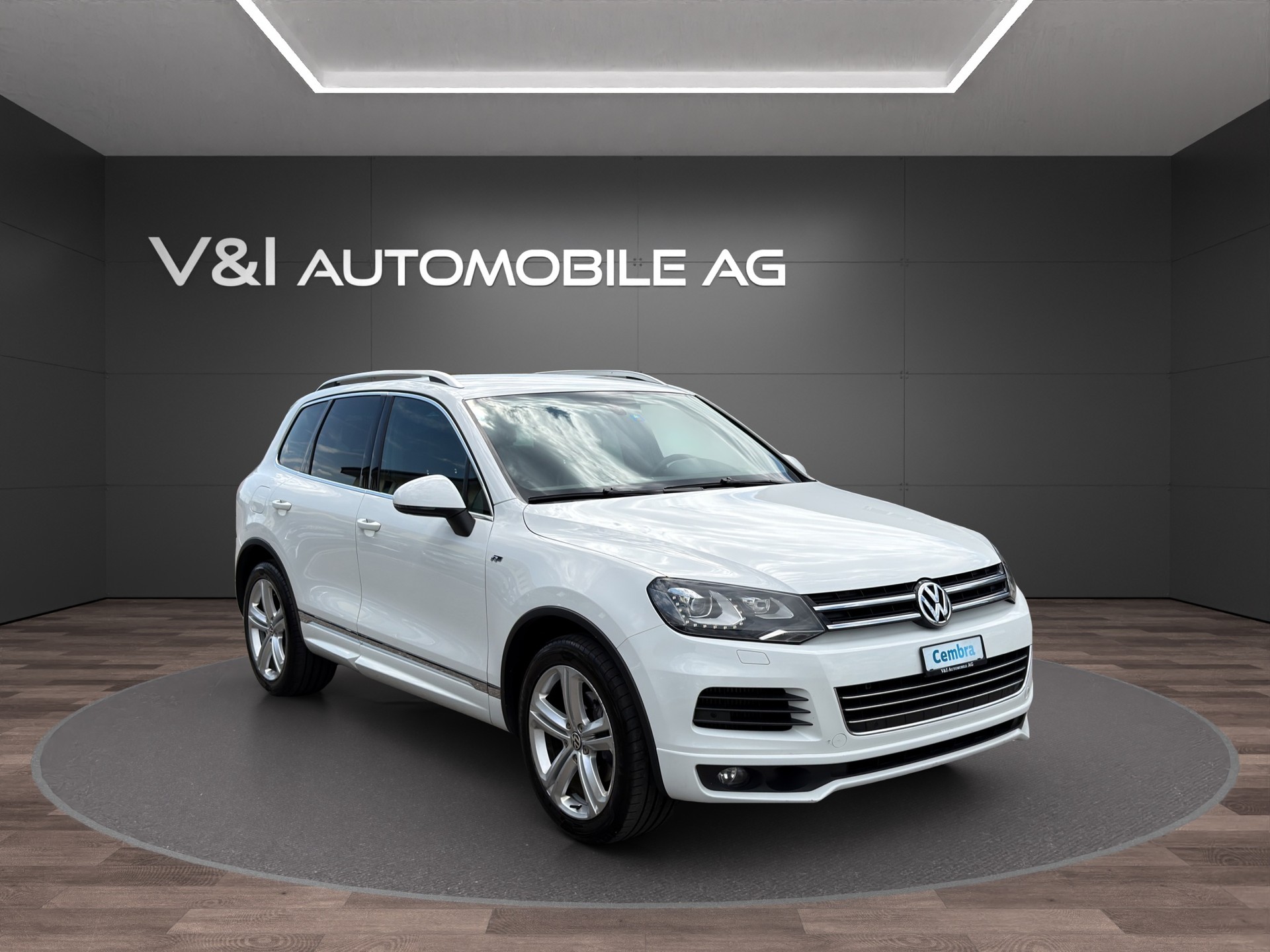 VW Touareg 3.0 TDI R-Line BlueMotion Technology Tiptronic-image-1