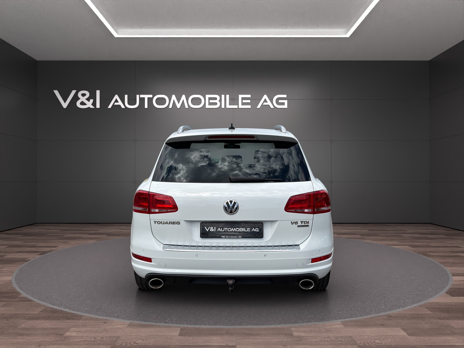 VW Touareg 3.0 TDI R-Line BlueMotion Technology Tiptronic-image-5