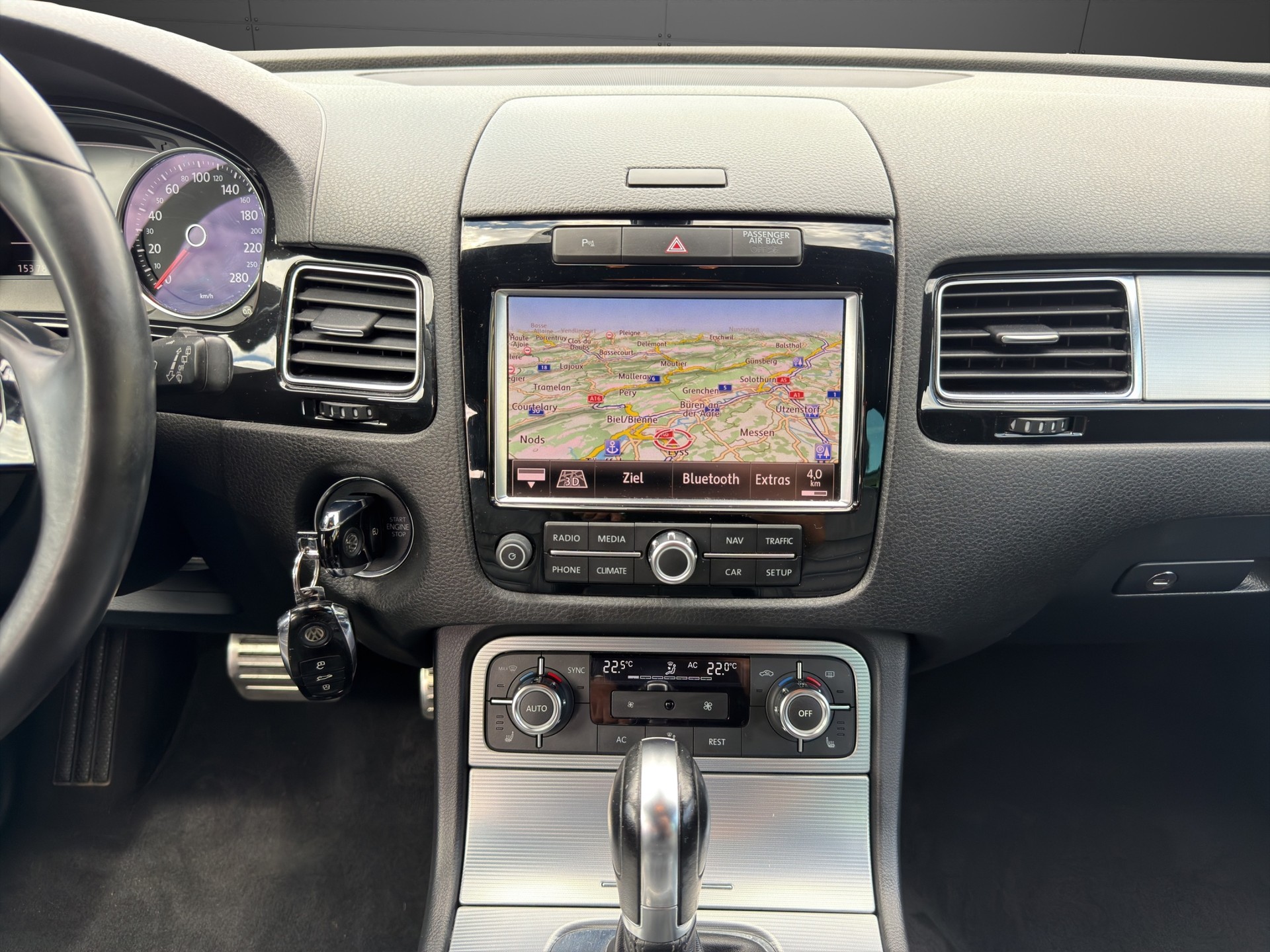 VW Touareg 3.0 TDI R-Line BlueMotion Technology Tiptronic-image-13