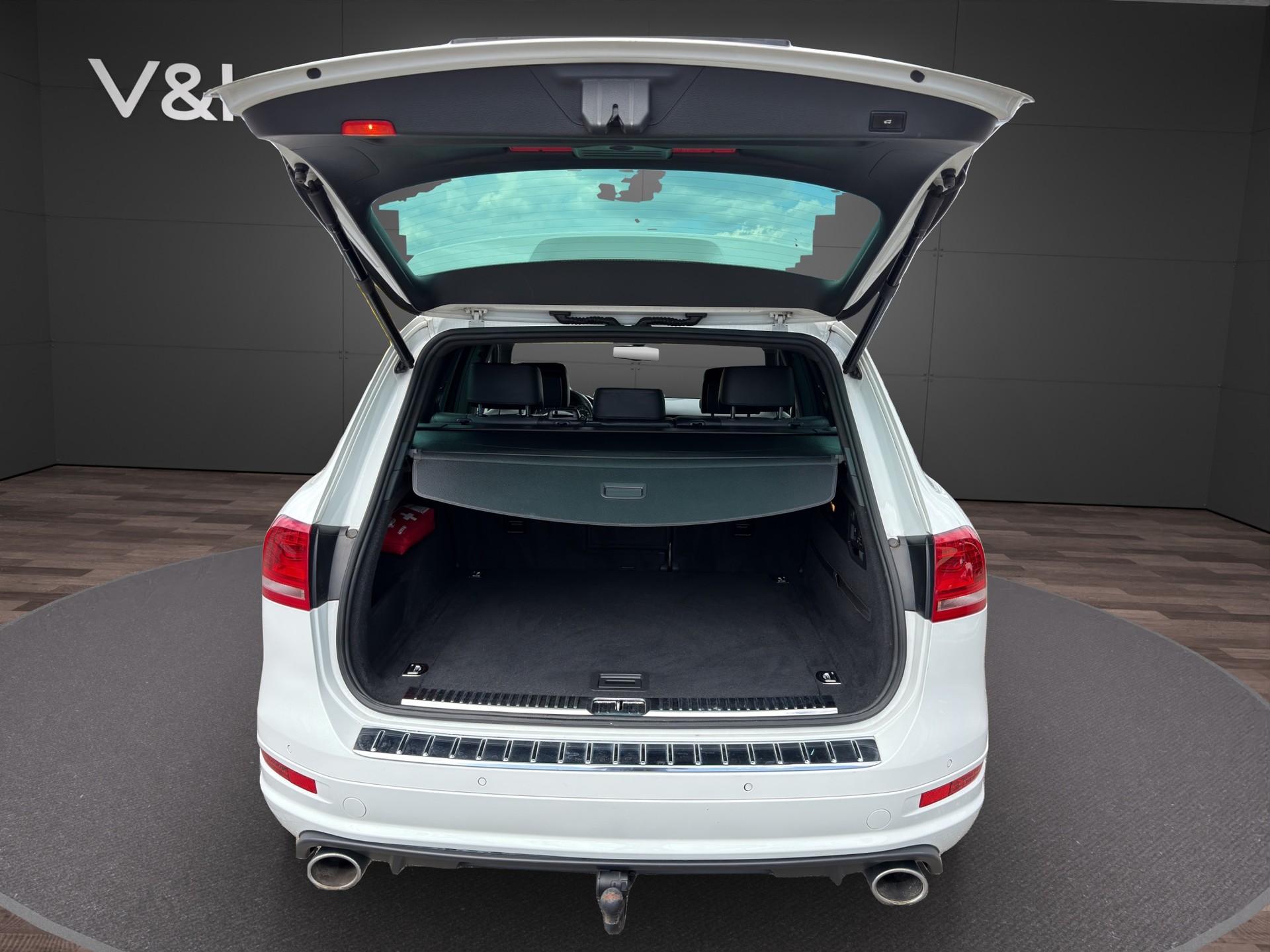 VW Touareg 3.0 TDI R-Line BlueMotion Technology Tiptronic-image-23