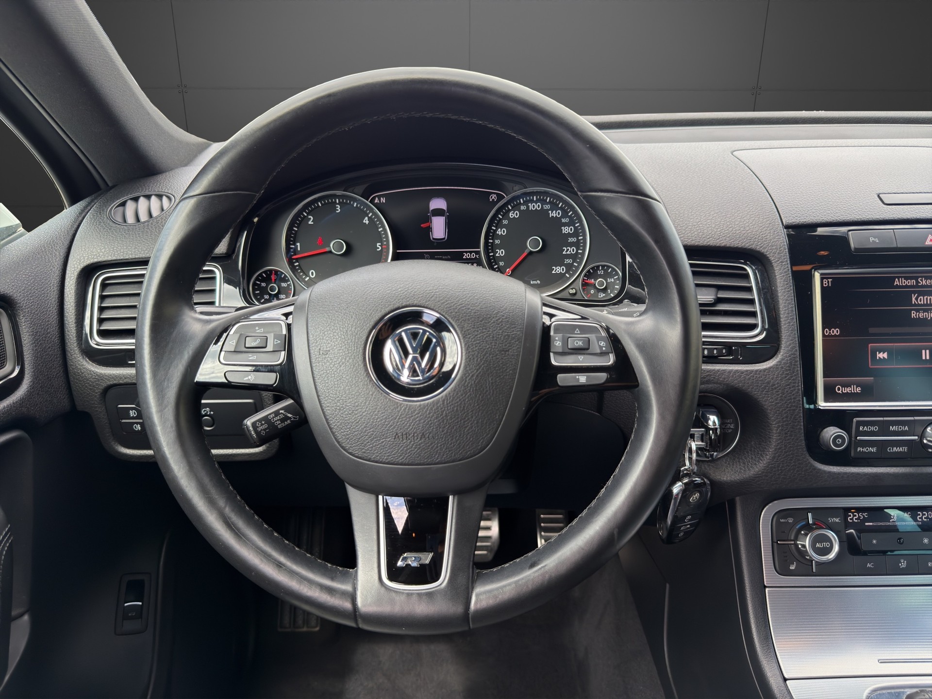 VW Touareg 3.0 TDI R-Line BlueMotion Technology Tiptronic-image-11