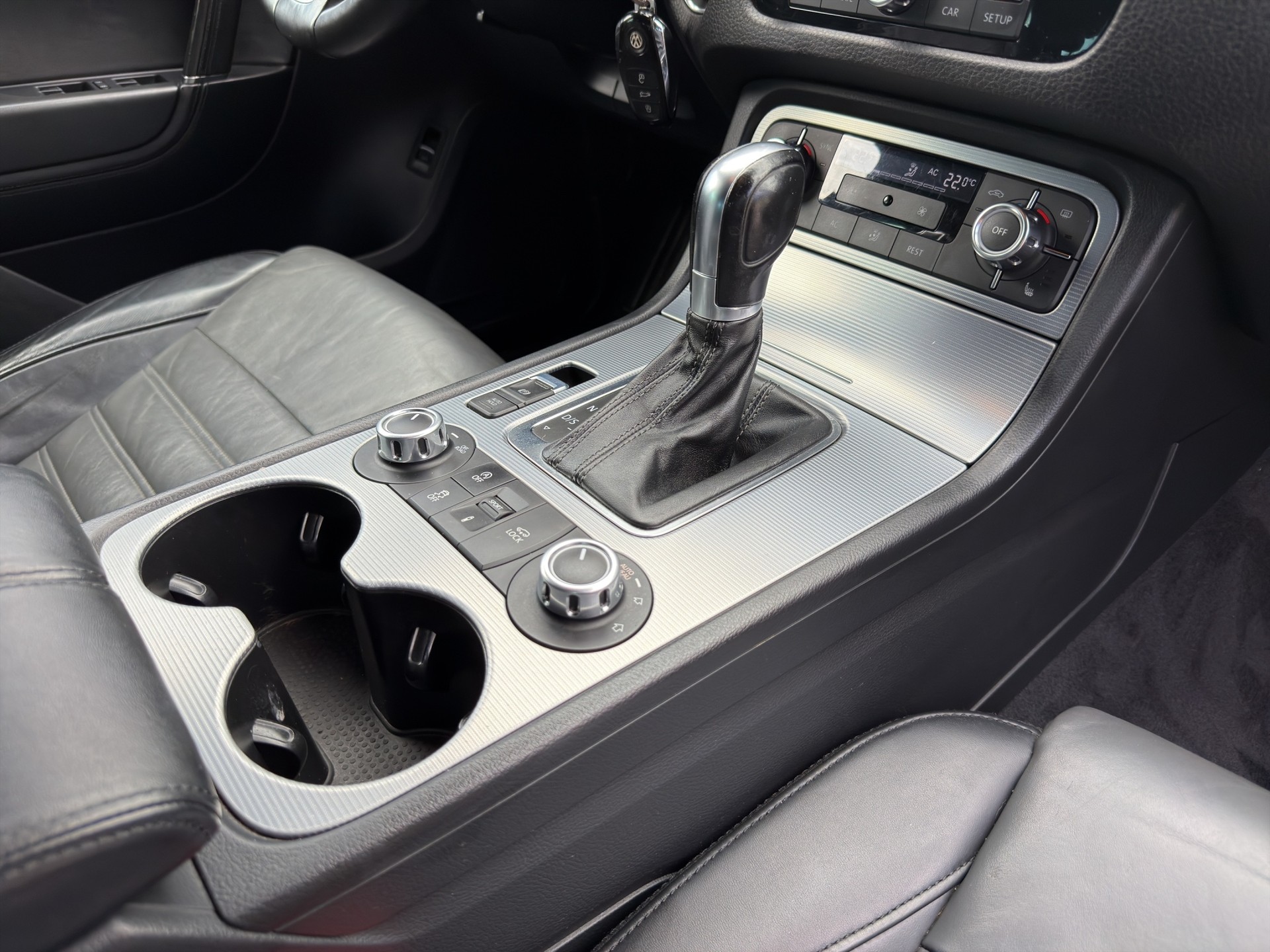 VW Touareg 3.0 TDI R-Line BlueMotion Technology Tiptronic-image-17