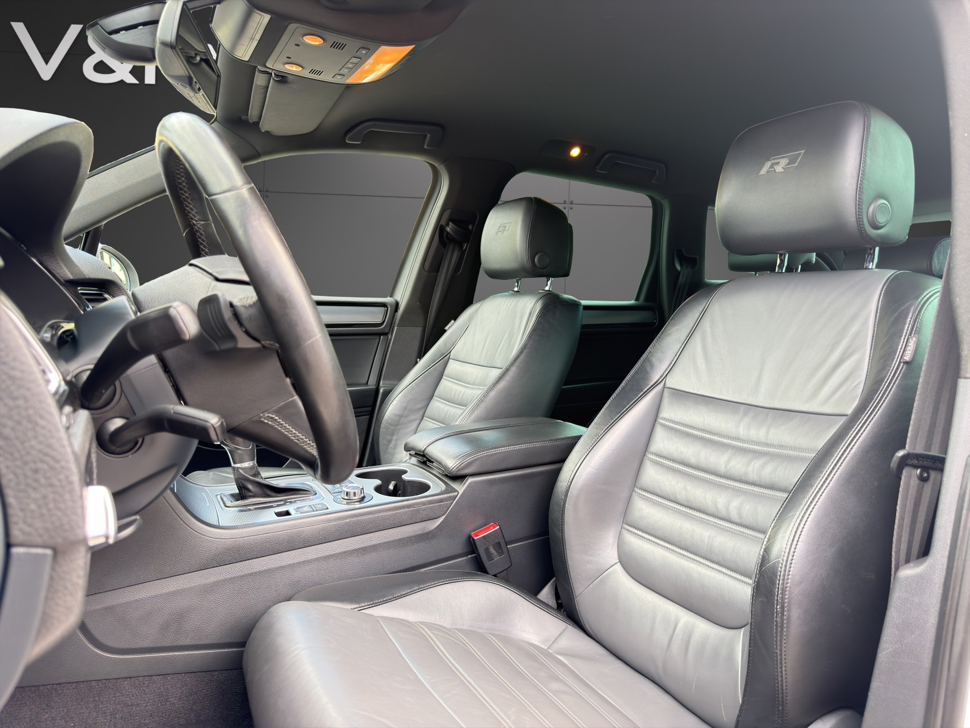 VW Touareg 3.0 TDI R-Line BlueMotion Technology Tiptronic-image-21