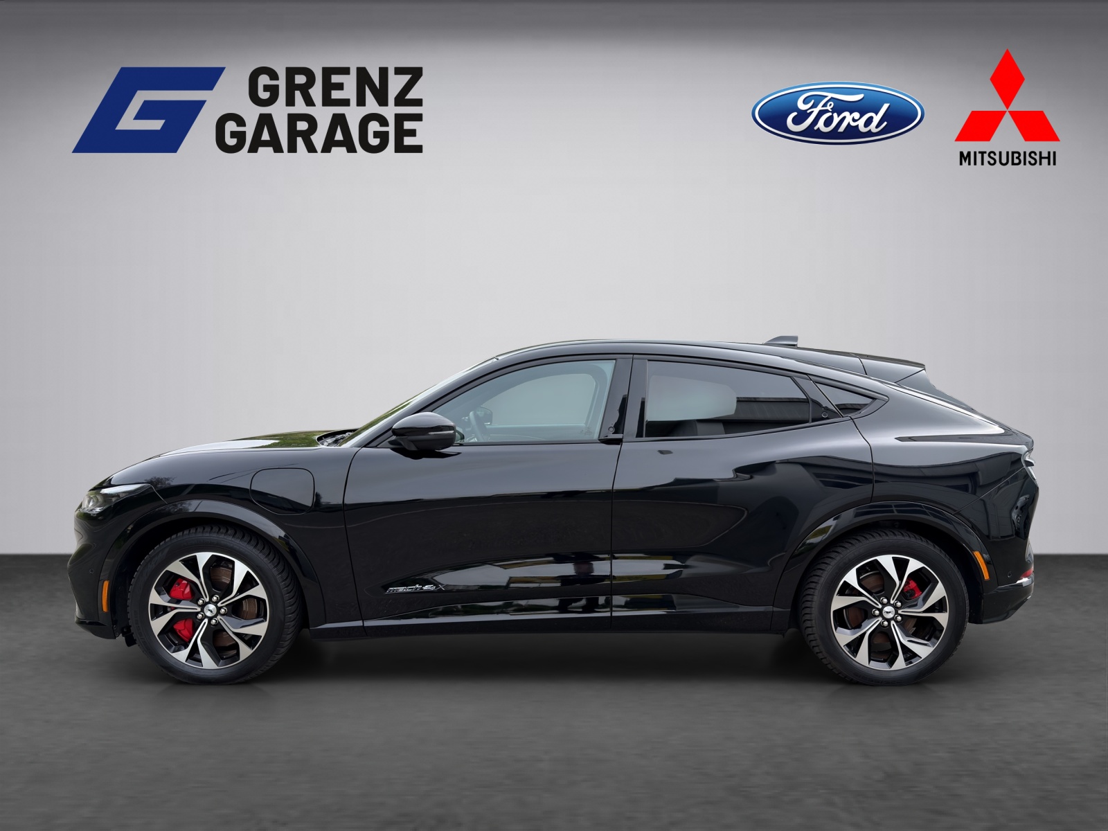 FORD Mustang Mach-E Premium AWD-image-1
