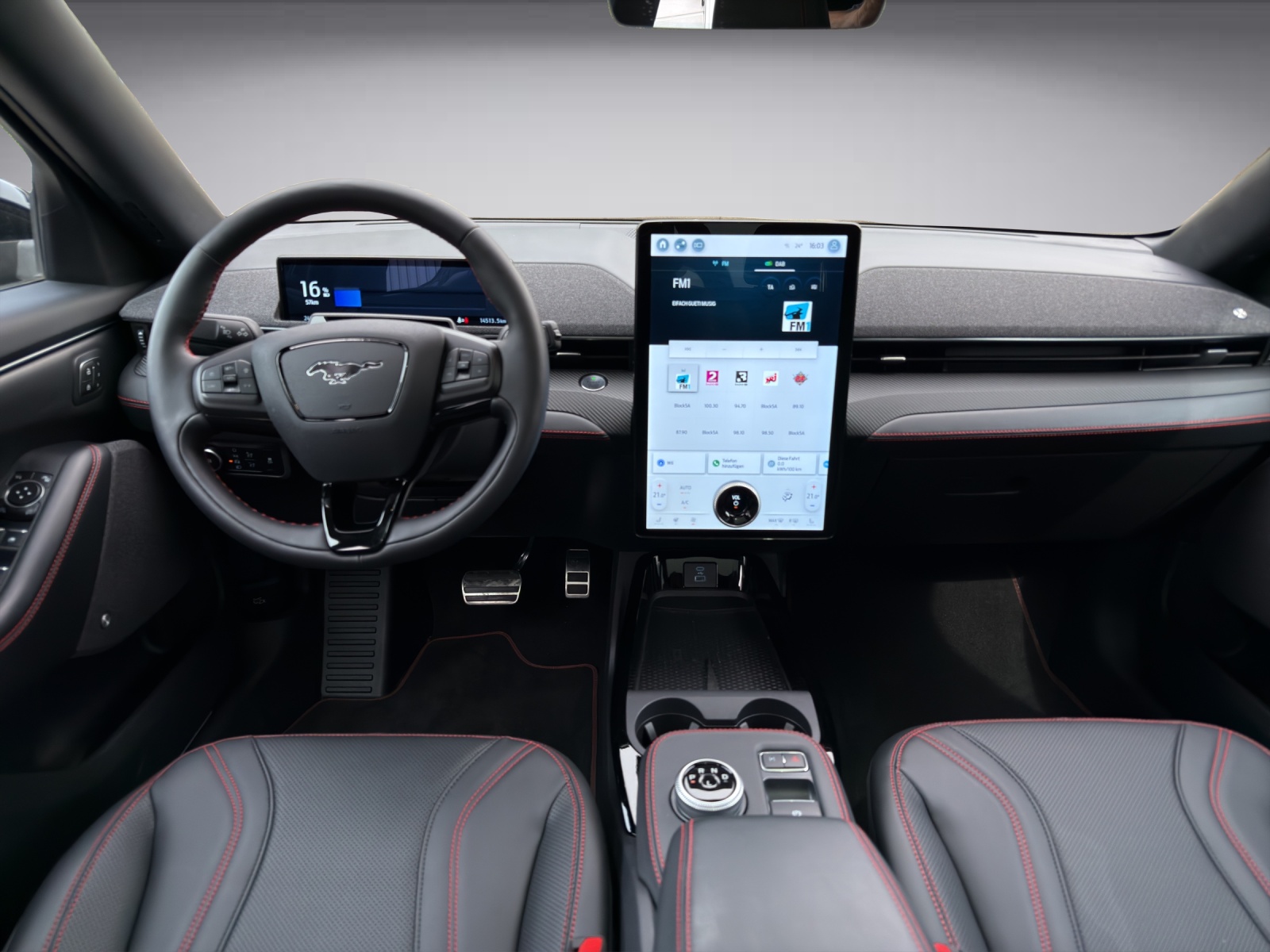 FORD Mustang Mach-E Premium AWD-image-11