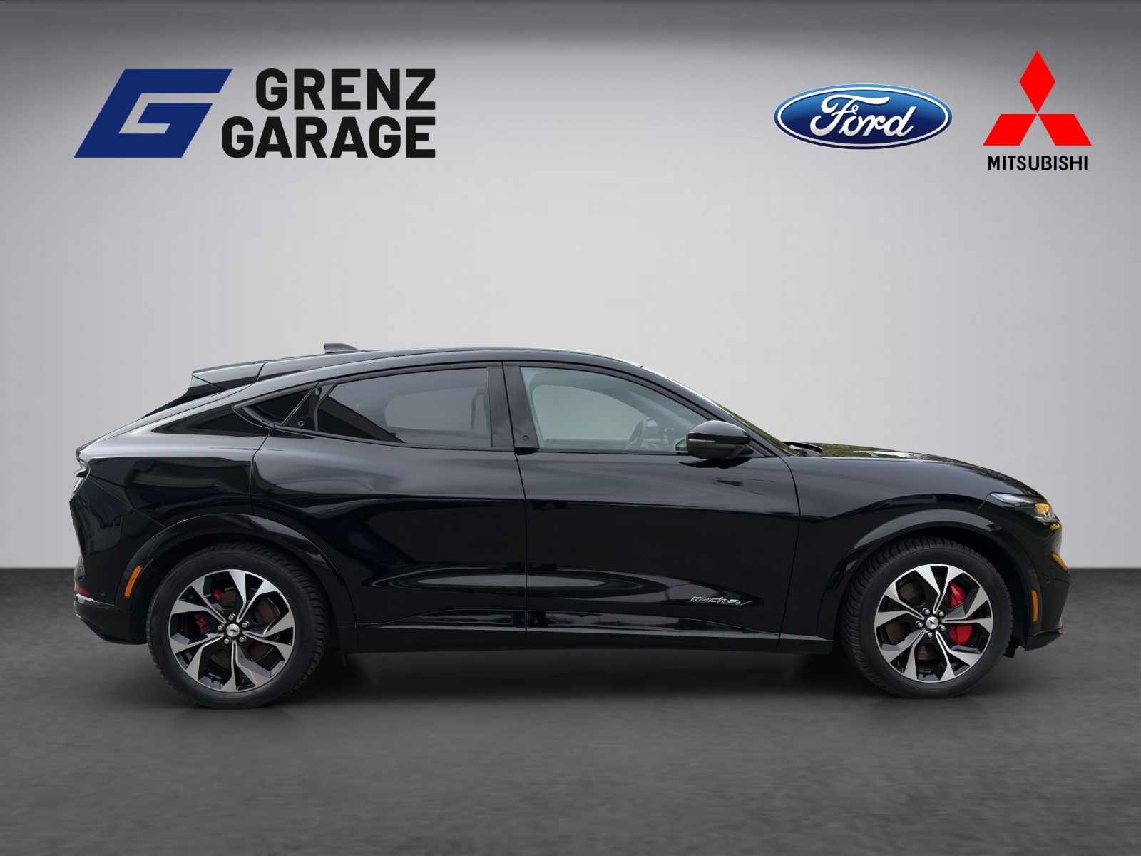 FORD Mustang Mach-E Premium AWD-image-5