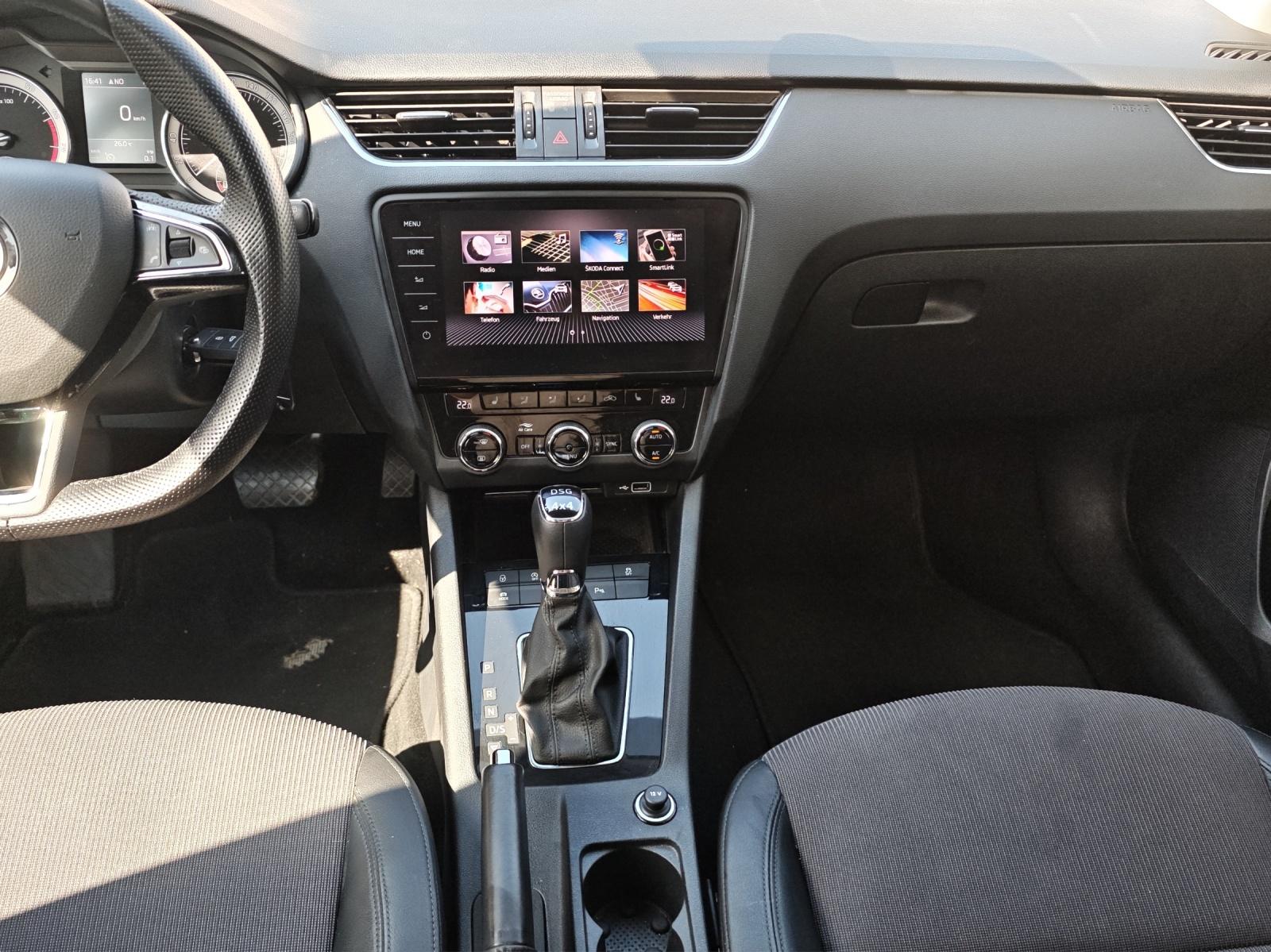SKODA Octavia Combi 1.8 TSI Style 4x4 DSG-image-12