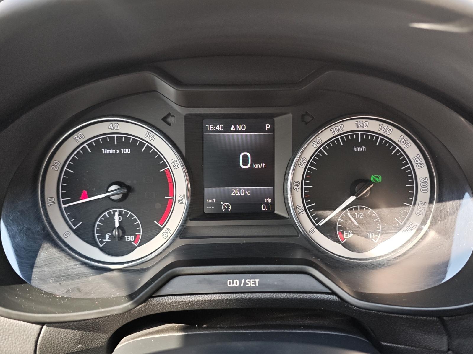 SKODA Octavia Combi 1.8 TSI Style 4x4 DSG-image-13