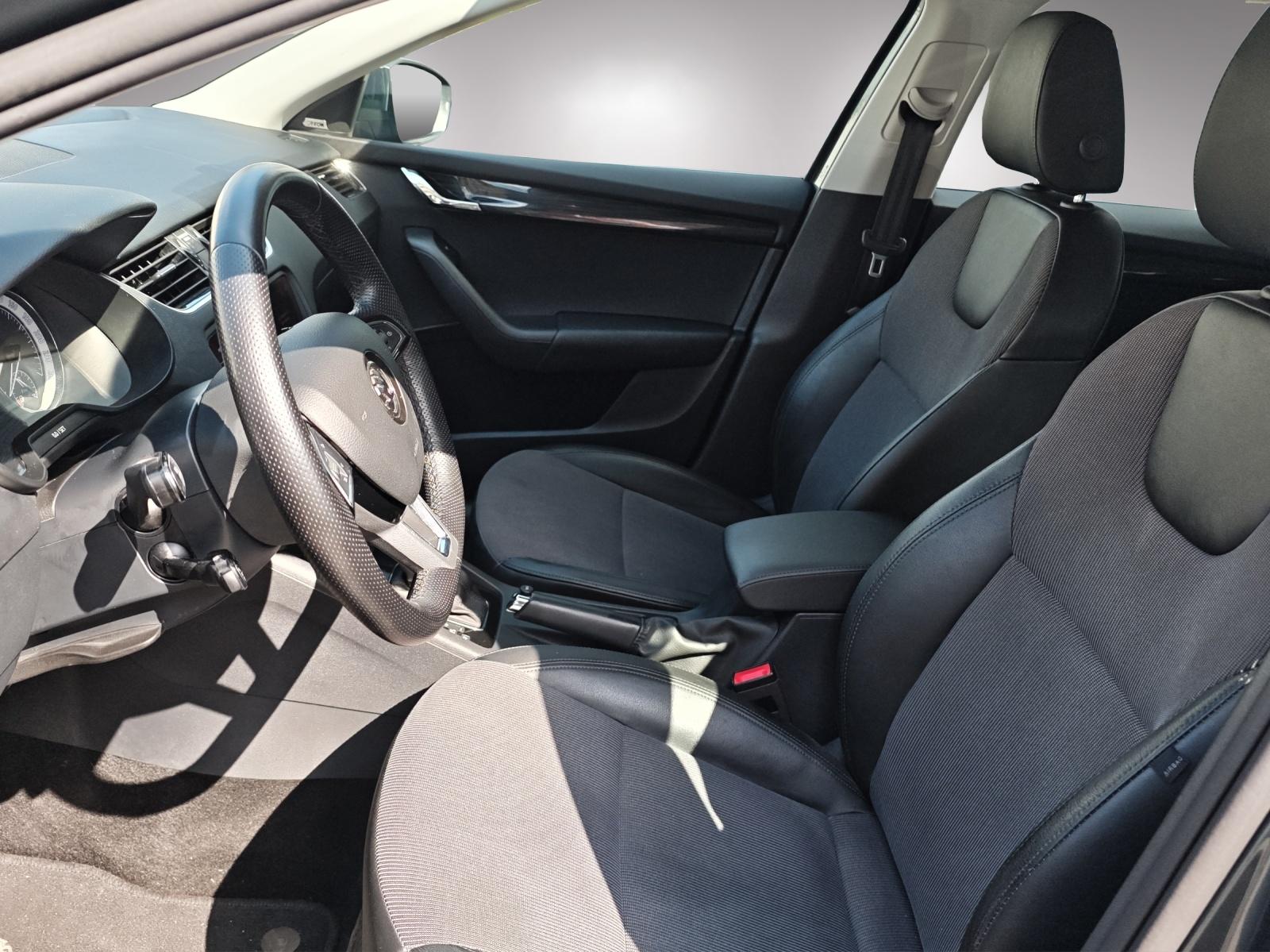 SKODA Octavia Combi 1.8 TSI Style 4x4 DSG-image-9