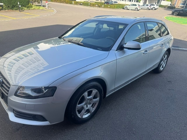 AUDI A4 Avant 2.0 TDI-image-1