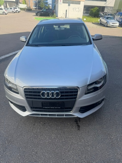 AUDI A4 Avant 2.0 TDI-image-0