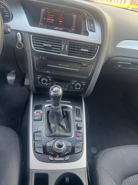 AUDI A4 Avant 2.0 TDI-image-6