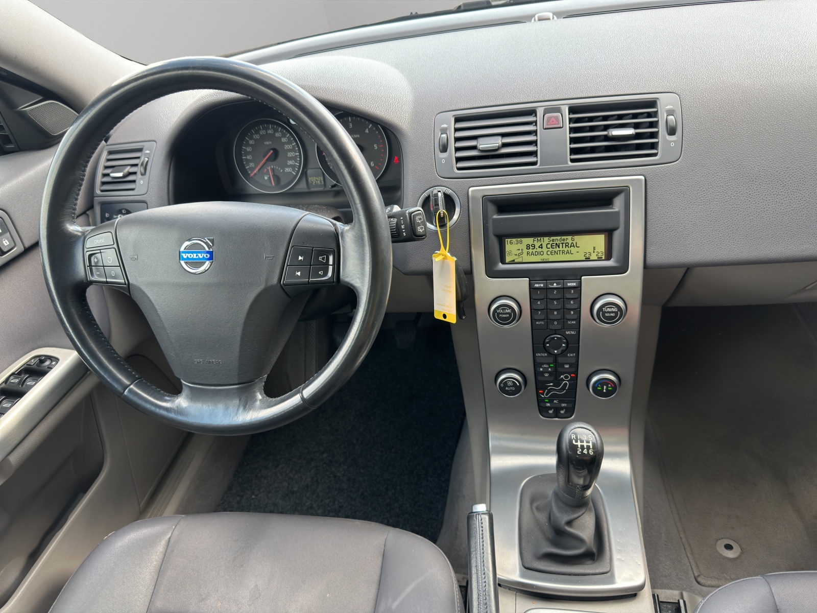 VOLVO V50 2.0D-image-9
