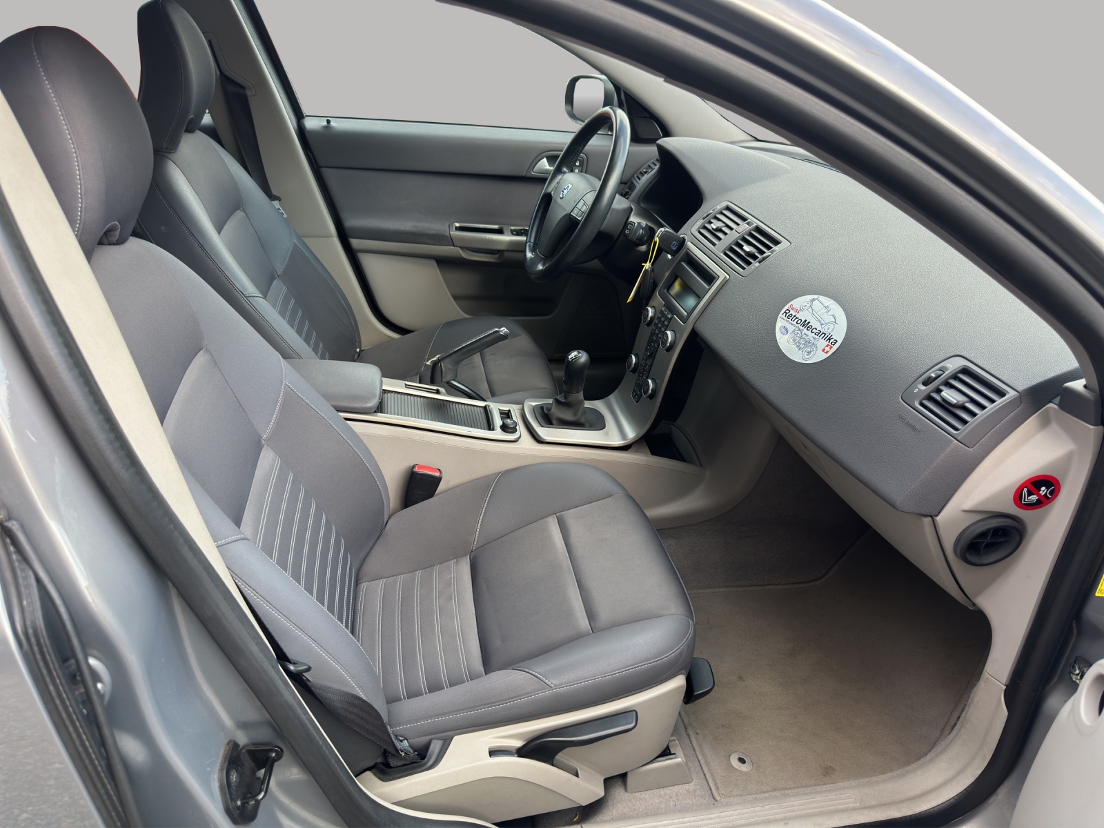 VOLVO V50 2.0D-image-17