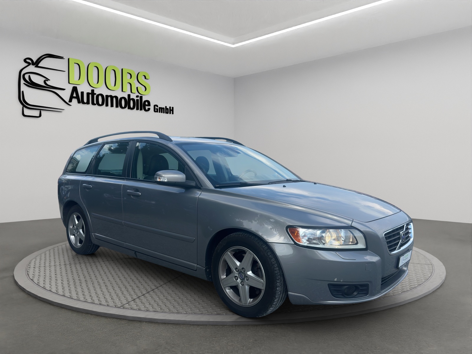 VOLVO V50 2.0D-image-0