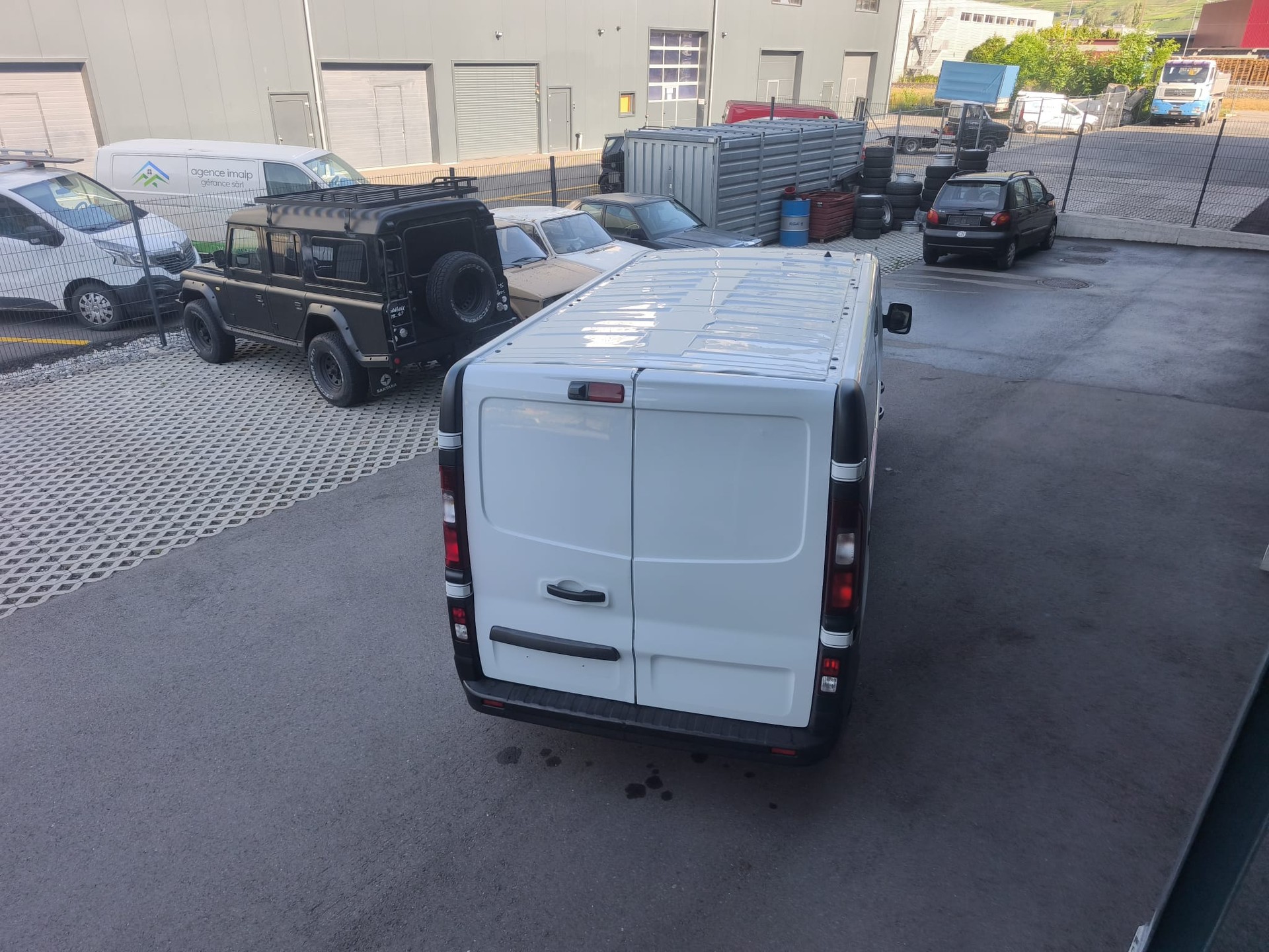 RENAULT Trafic 1.6 ENERGY TwinT. dCi125 2.9t Business L2H1-image-1