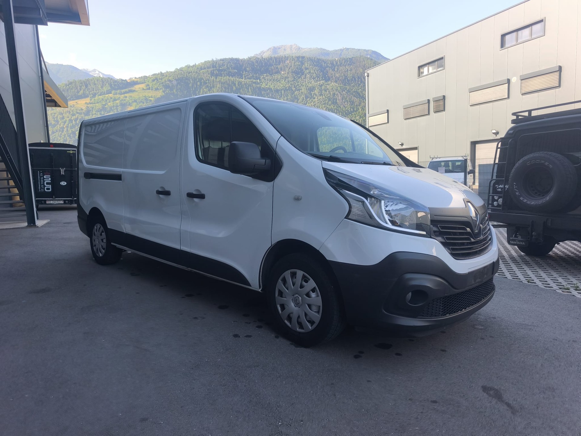 RENAULT Trafic 1.6 ENERGY TwinT. dCi125 2.9t Business L2H1-image-11